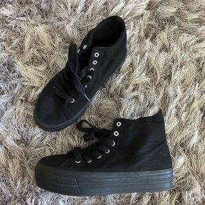 Platform sneakers